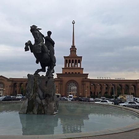 Hero Hostel Yerevan Exterior photo